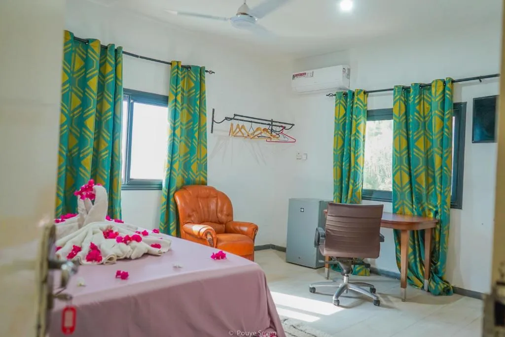 Stylish Single-Bedroom Coastal Retreat, Apt 113, 1-Bedroom Apartment For Rent in Senegambia