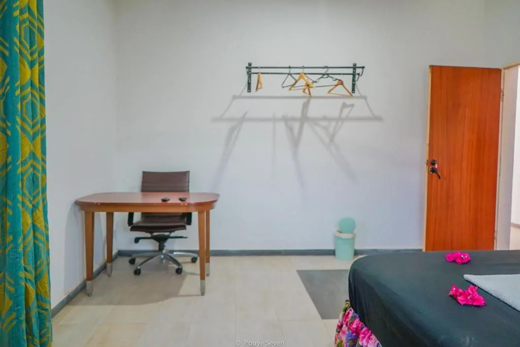 Quiet Single-Bedroom Near the Ocean, image 3