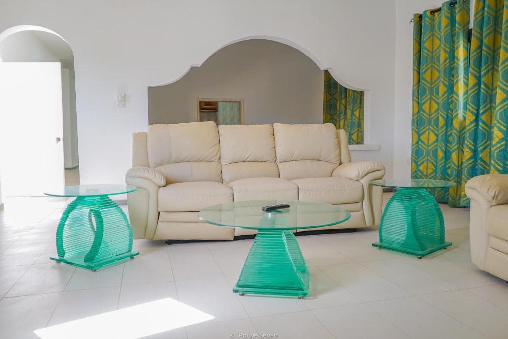 Spacious 3-Bedroom Retreat , Apt 101, 3-Bedroom Apartment For Rent in Senegambia